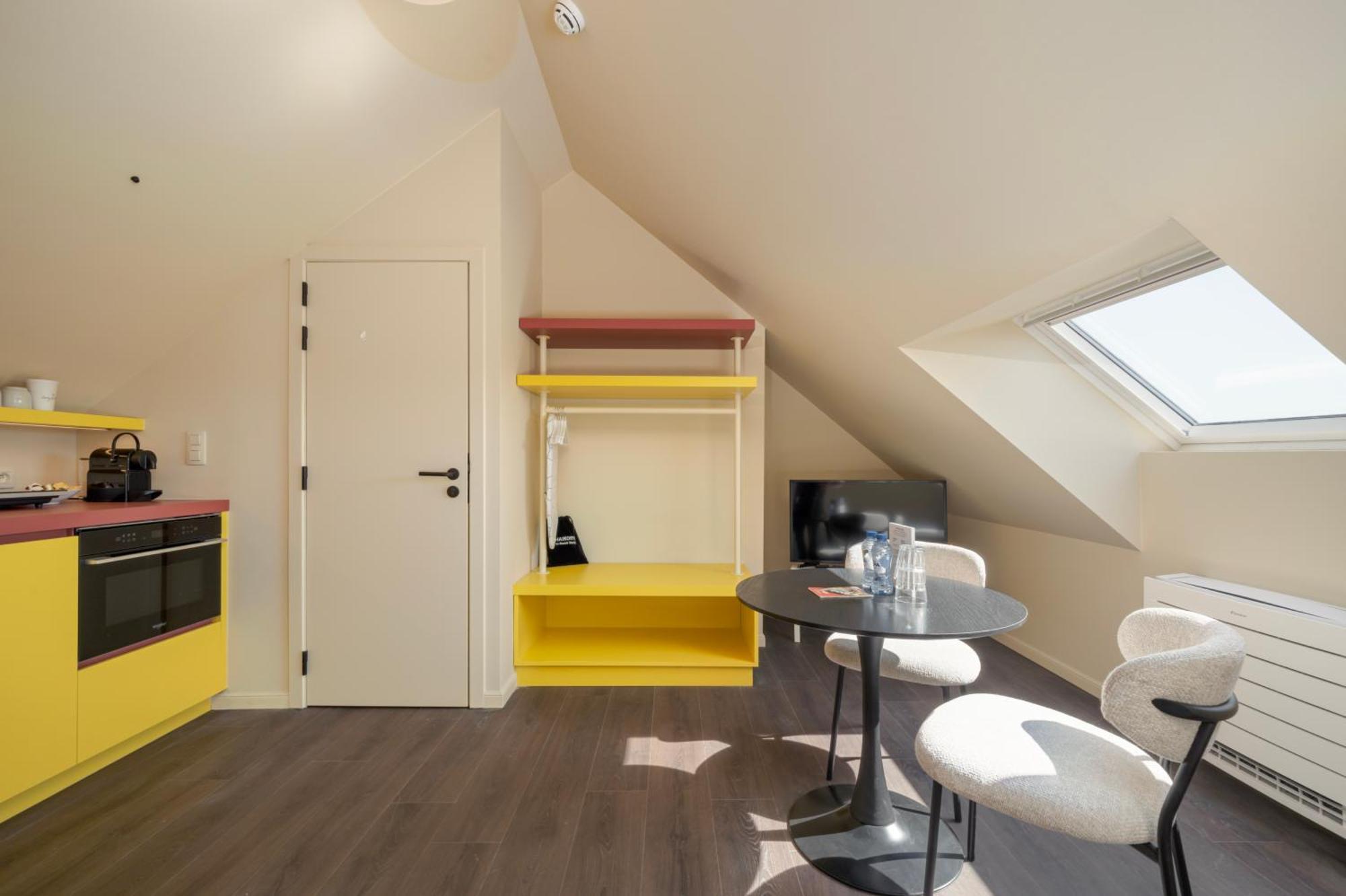 The Queen'S Twelve By Romy&Travis Brujas Exterior foto